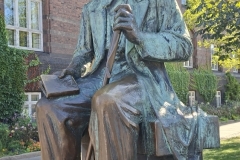 20250820-244-Copenhagen-statue-H.C.-Andersen