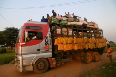 P1000214-Enyellé-camion-uit-Bangui-op-weg-naar-Brazzaville