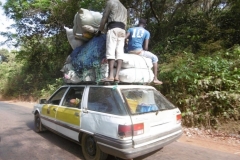 P1000650-Volla-taxi-onderweg-naar-Conakry