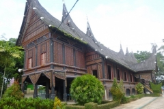 P1070012-Bukittinggi-Minangkabau-museum