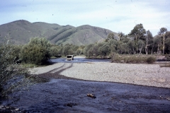 40-23-Gashuurt-camion-steekt-de-Tuul-rivier-over