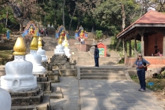 20221109-13-Svayambhu-Temple-steile-trappen-aan-oostkant