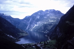 50-06-Zicht-op-Geirangerfjord
