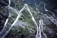 50-19-Trollstigen-zicht-naar-Andelsnes