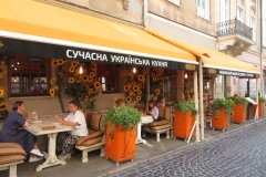 20230801-448-Lviv-terrasje-restaurant