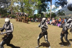 20240816-183-Skeletton-men-dances