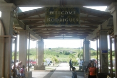 P1010389-Ingang-luchthaven-Rodrigues